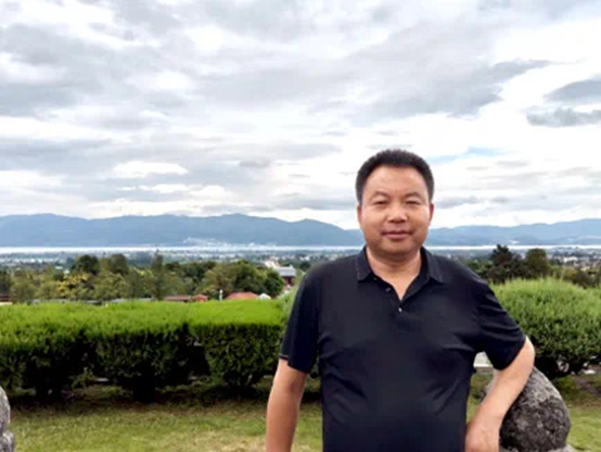 2023年“师德标兵”戴德峰